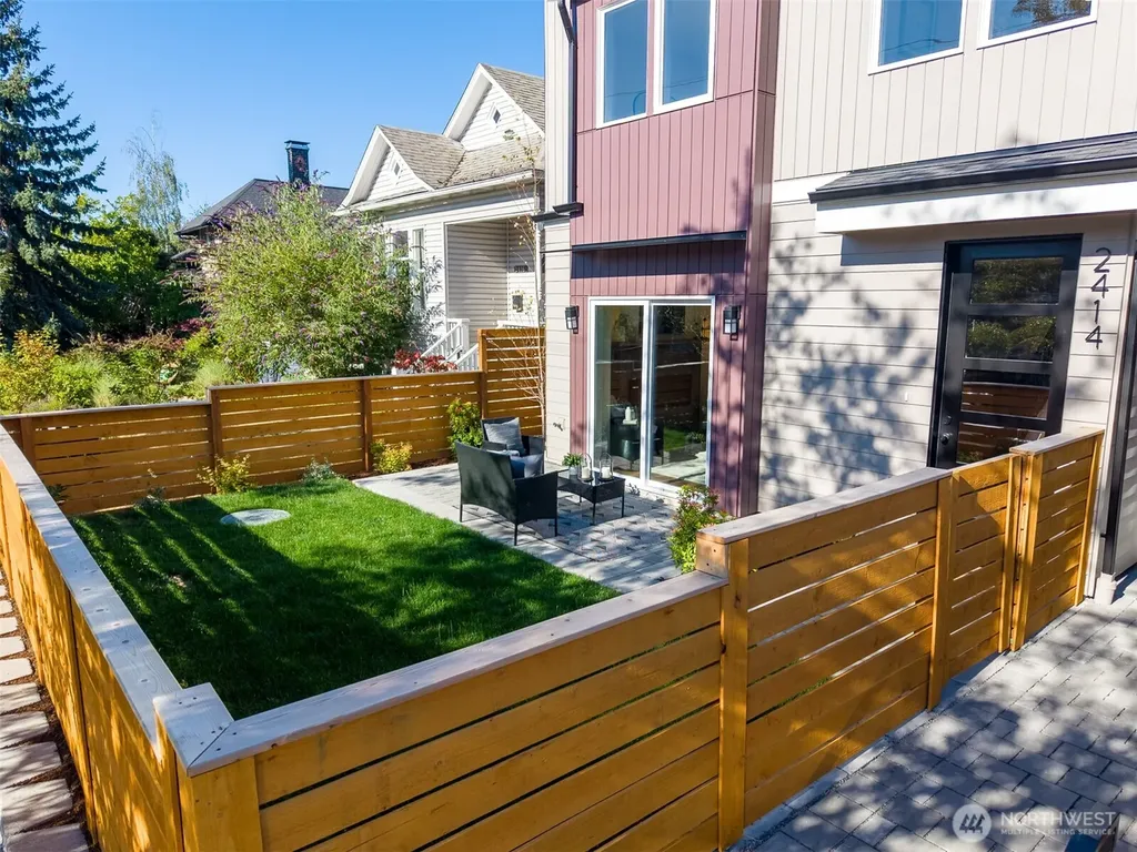 2414 Queen Anne Avenue N Seattle WA 98119