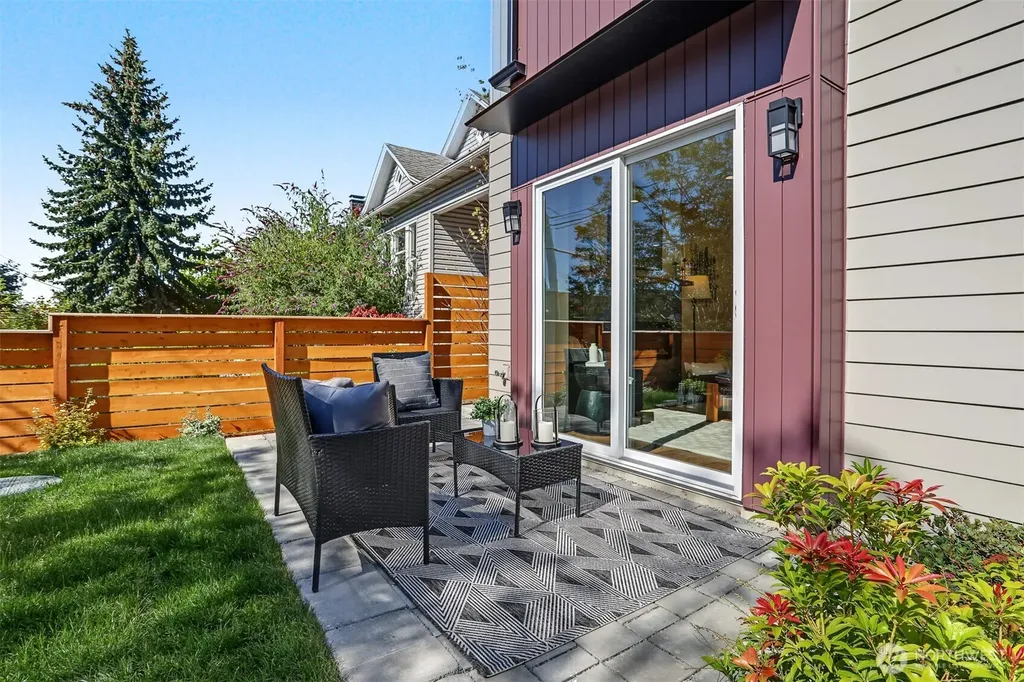 2414 Queen Anne Avenue N Seattle WA 98119
