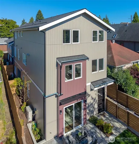 2414 Queen Anne Avenue N Seattle WA 98119
