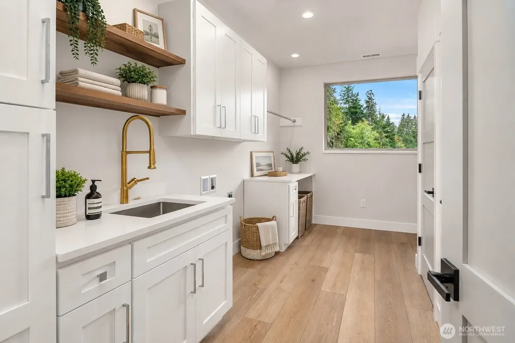 710 Chris David Drive Steilacoom WA 98388