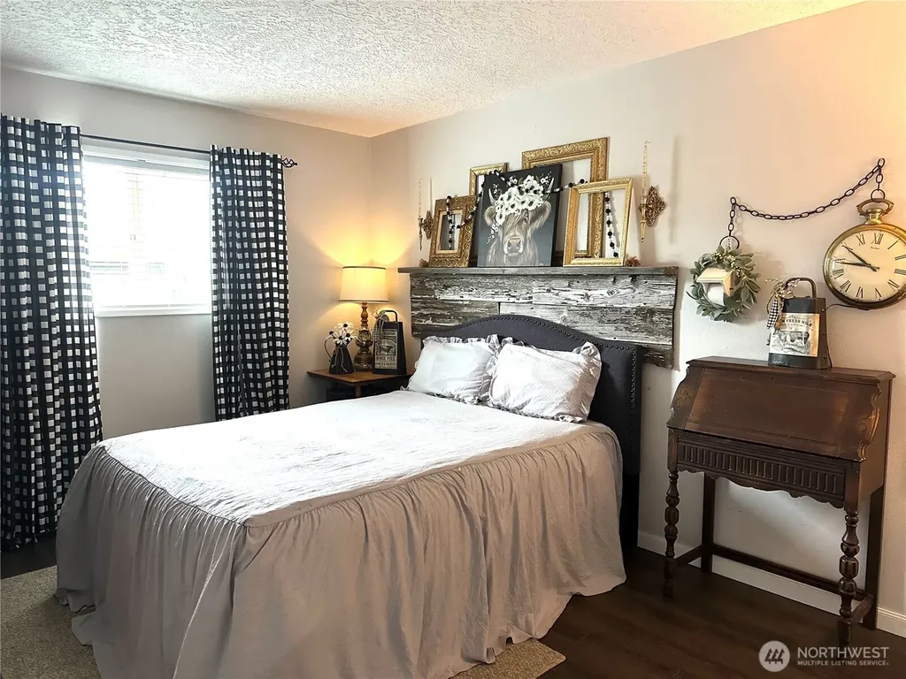 1310 River Road Longview WA 98632