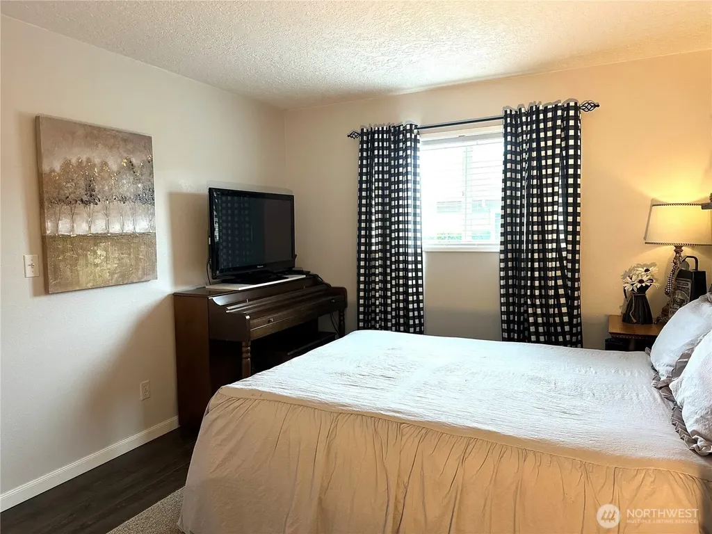 1310 River Road Longview WA 98632