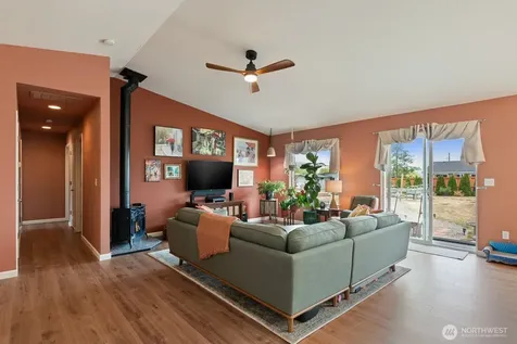 1929 Elhardt Street Camano Island WA 98282