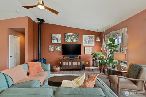 1929 Elhardt Street Camano Island WA 98282