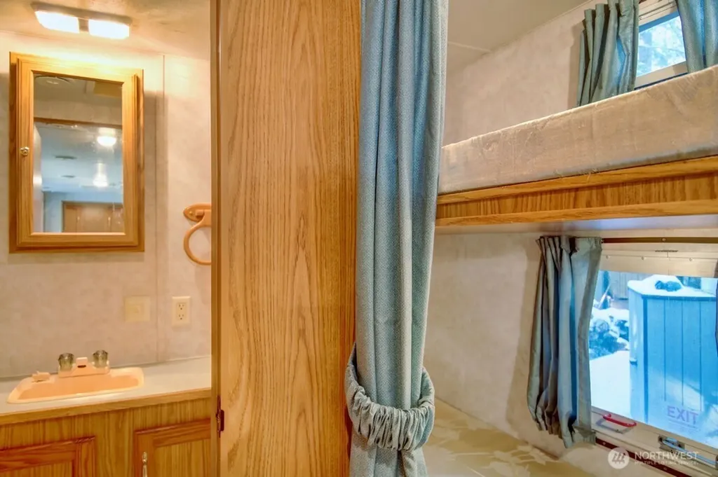 291 Schinn Canyon Circle Deming WA 98244