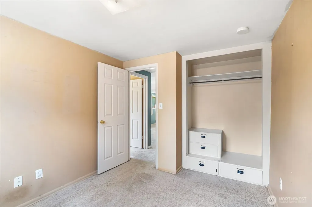805 1/2 4th Avenue SW Puyallup WA 98371