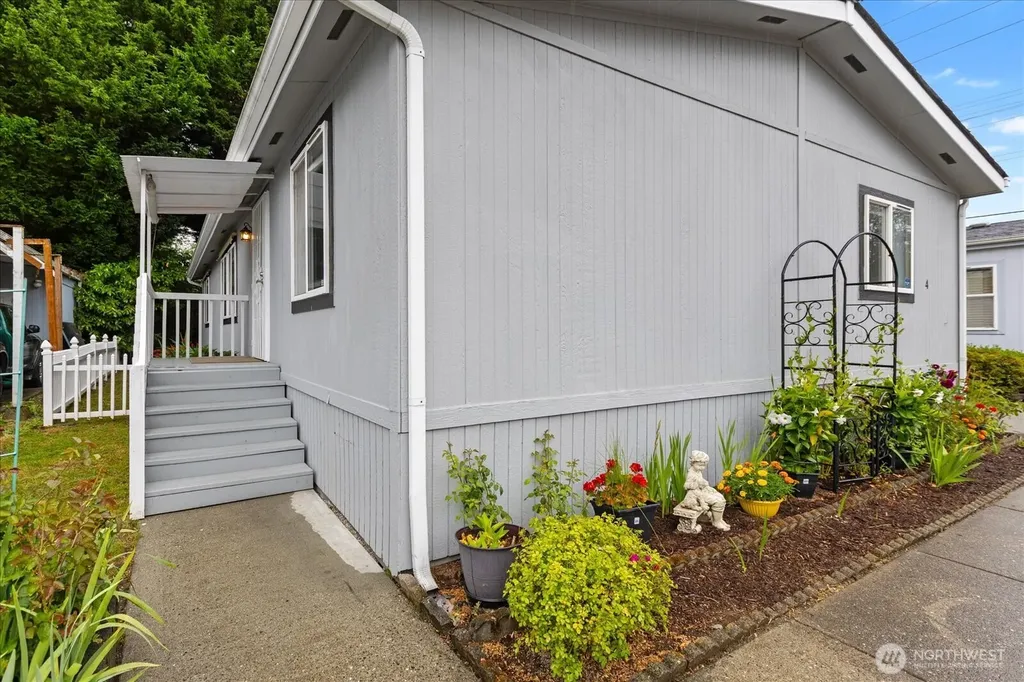 11100 4th Avenue W Everett WA 98204
