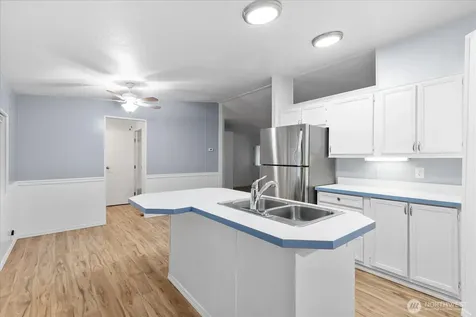 11100 4th Avenue W Everett WA 98204