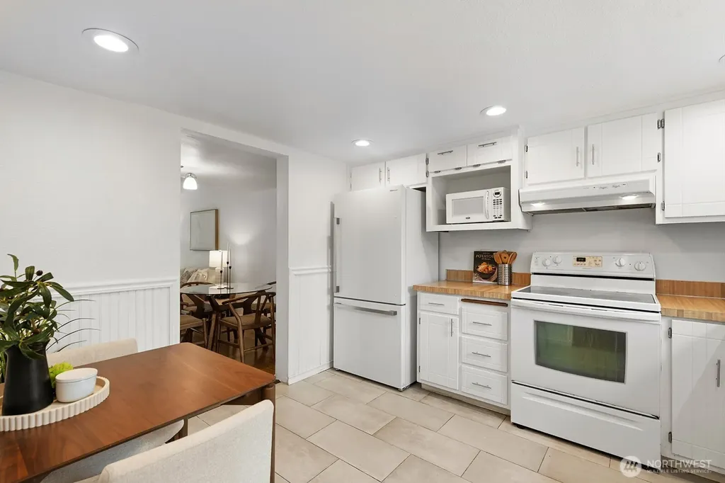 18524 52nd Avenue W Lynnwood WA 98037
