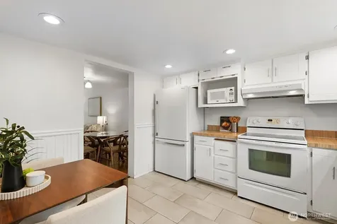 18524 52nd Avenue W Lynnwood WA 98037