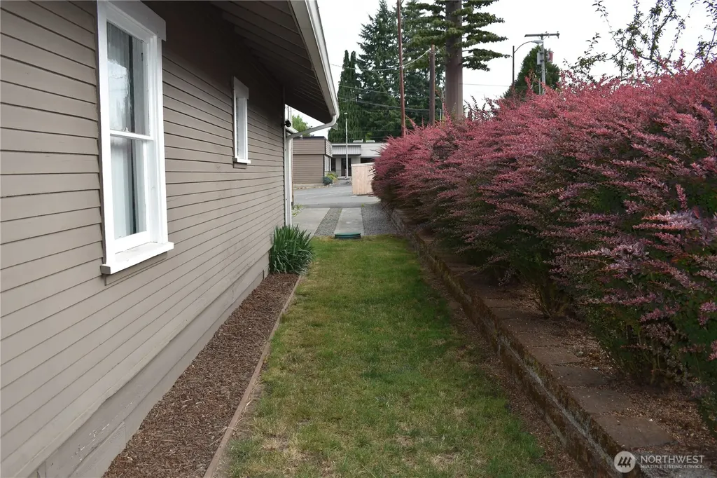 1806 4th Avenue E Olympia WA 98506