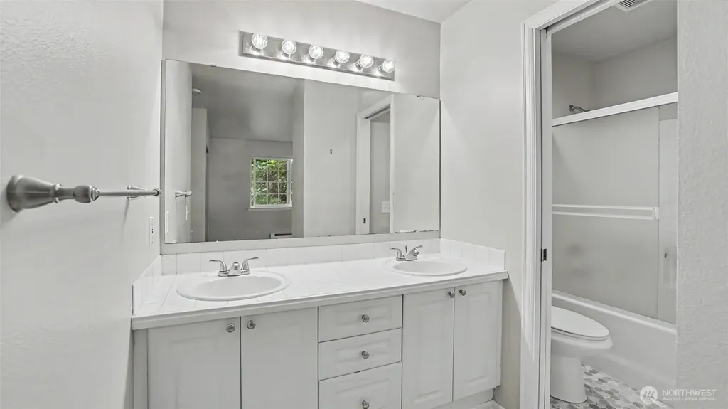 18505 SE Newport Way Issaquah WA 98027