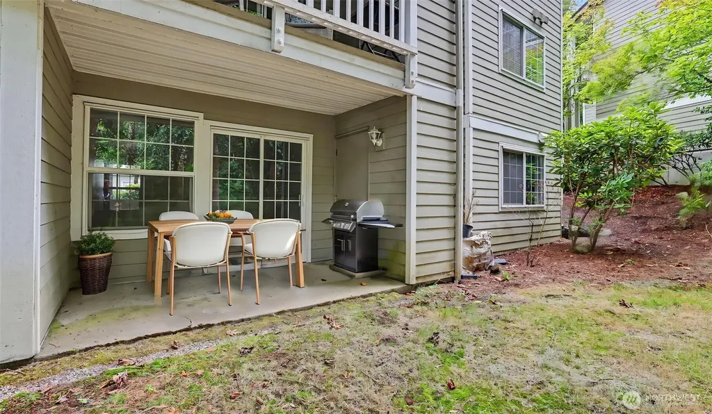 18505 SE Newport Way Issaquah WA 98027