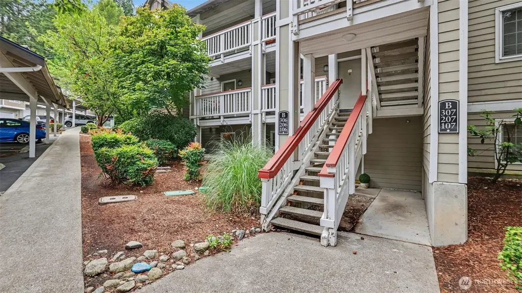 18505 SE Newport Way Issaquah WA 98027