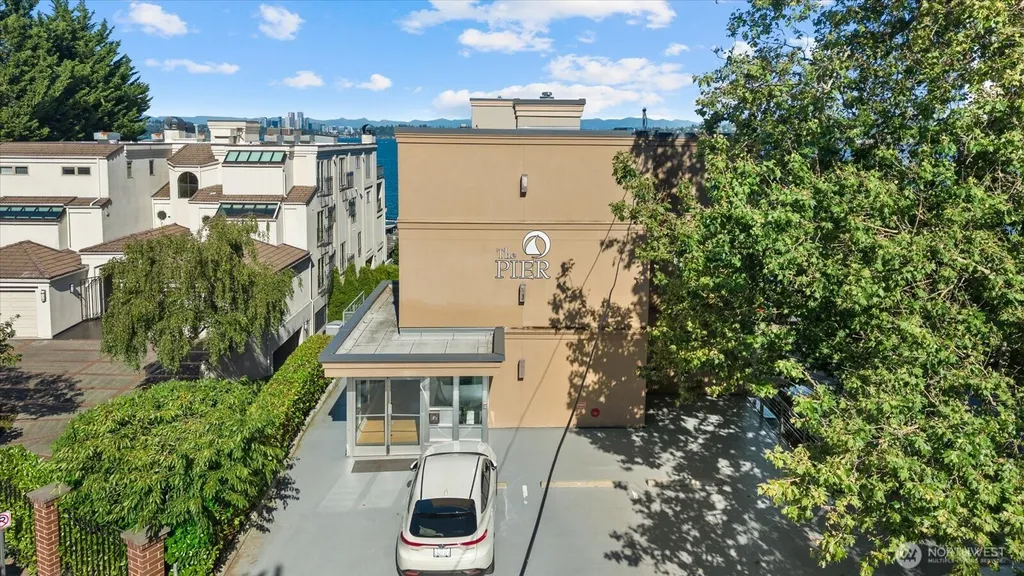 334 Lakeside Avenue S Seattle WA 98144