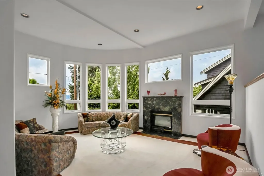 2216 70th Avenue SE Mercer Island WA 98040