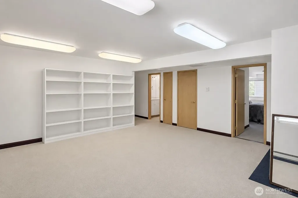 2216 70th Avenue SE Mercer Island WA 98040