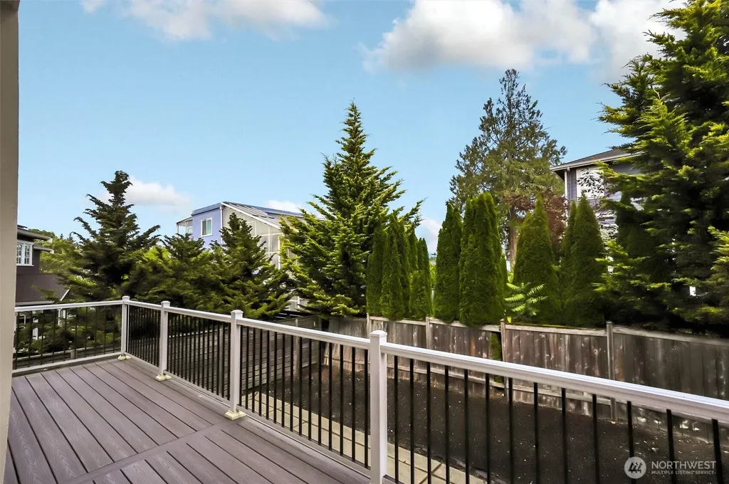 2216 70th Avenue SE Mercer Island WA 98040