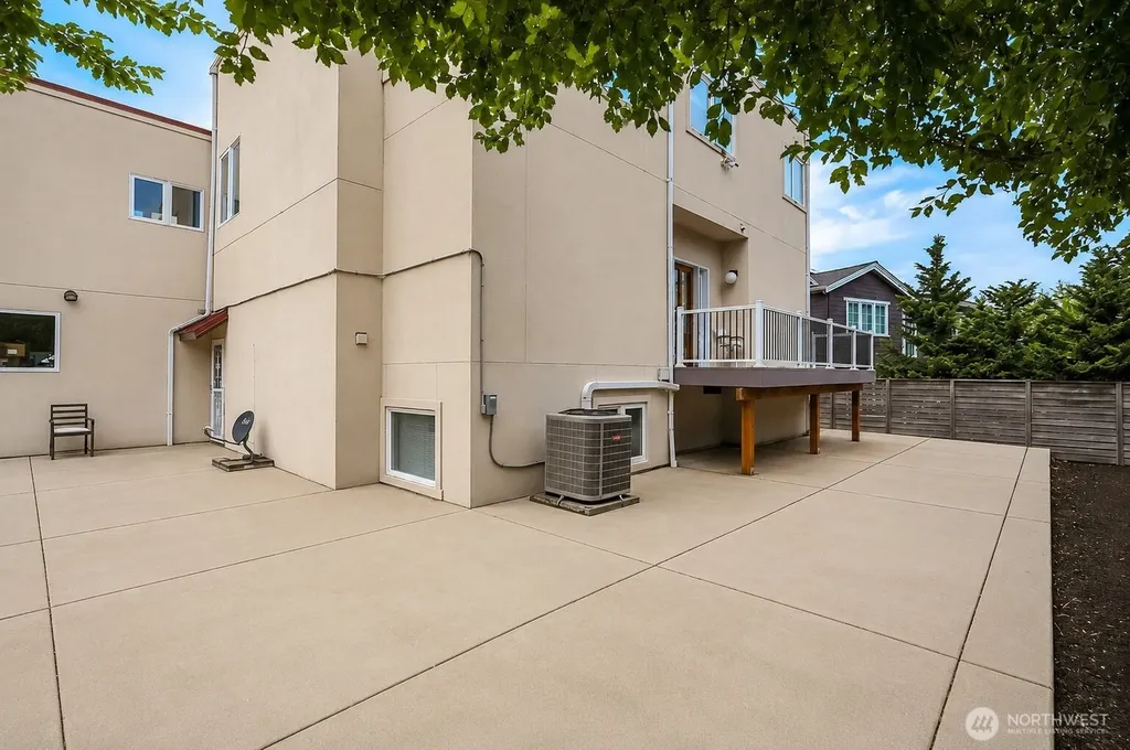 2216 70th Avenue SE Mercer Island WA 98040