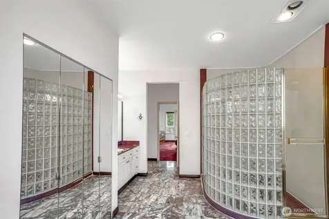 2216 70th Avenue SE Mercer Island WA 98040