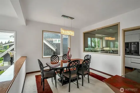 2216 70th Avenue SE Mercer Island WA 98040