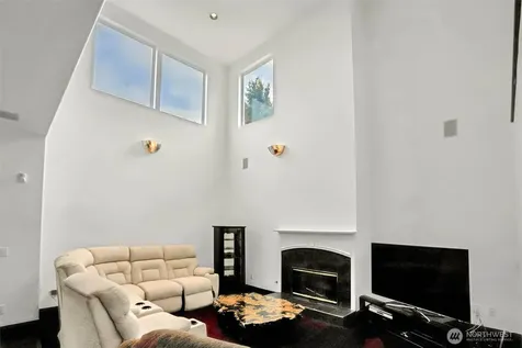 2216 70th Avenue SE Mercer Island WA 98040
