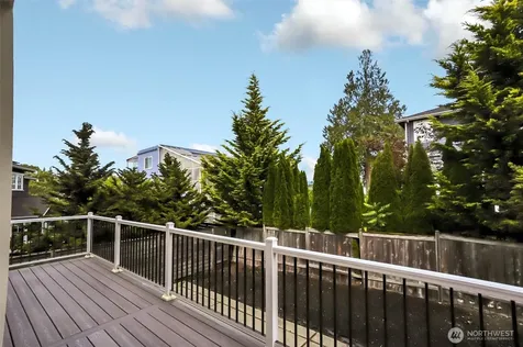 2216 70th Avenue SE Mercer Island WA 98040