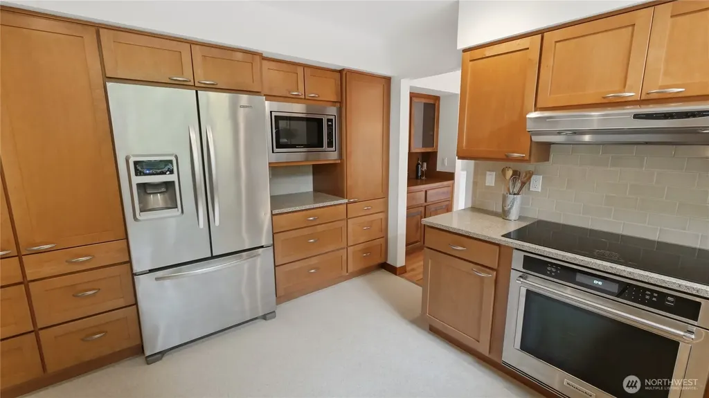 8520 Maple Lane Edmonds WA 98026