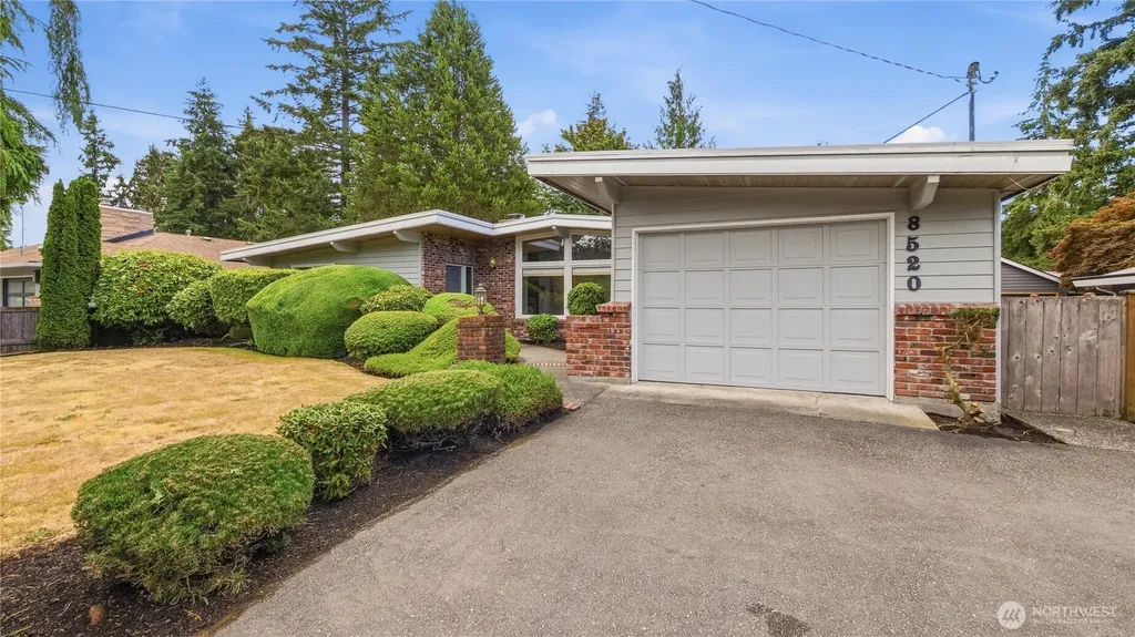 8520 Maple Lane Edmonds WA 98026