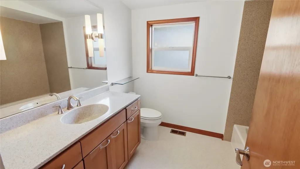 8520 Maple Lane Edmonds WA 98026