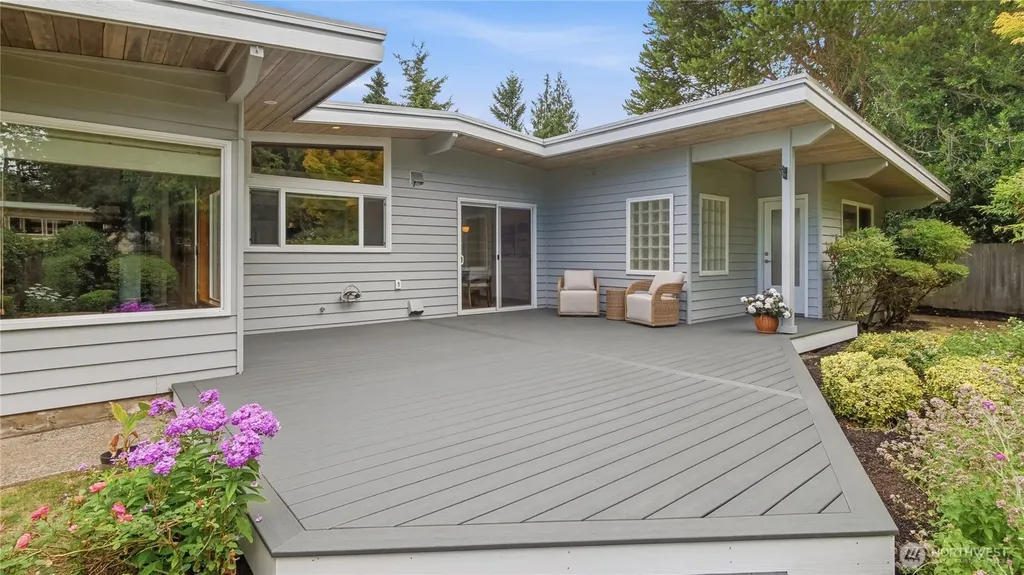 8520 Maple Lane Edmonds WA 98026