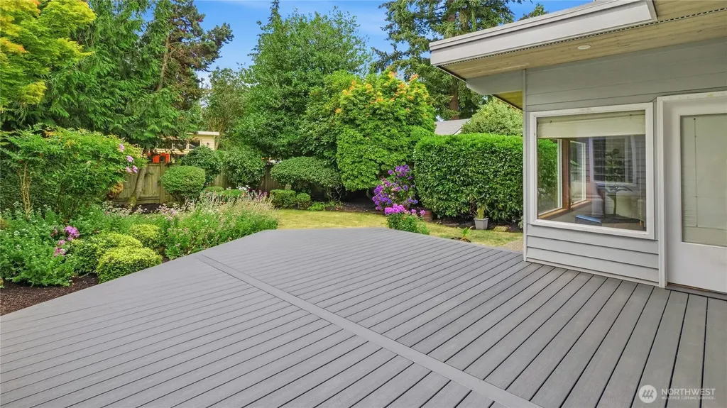 8520 Maple Lane Edmonds WA 98026