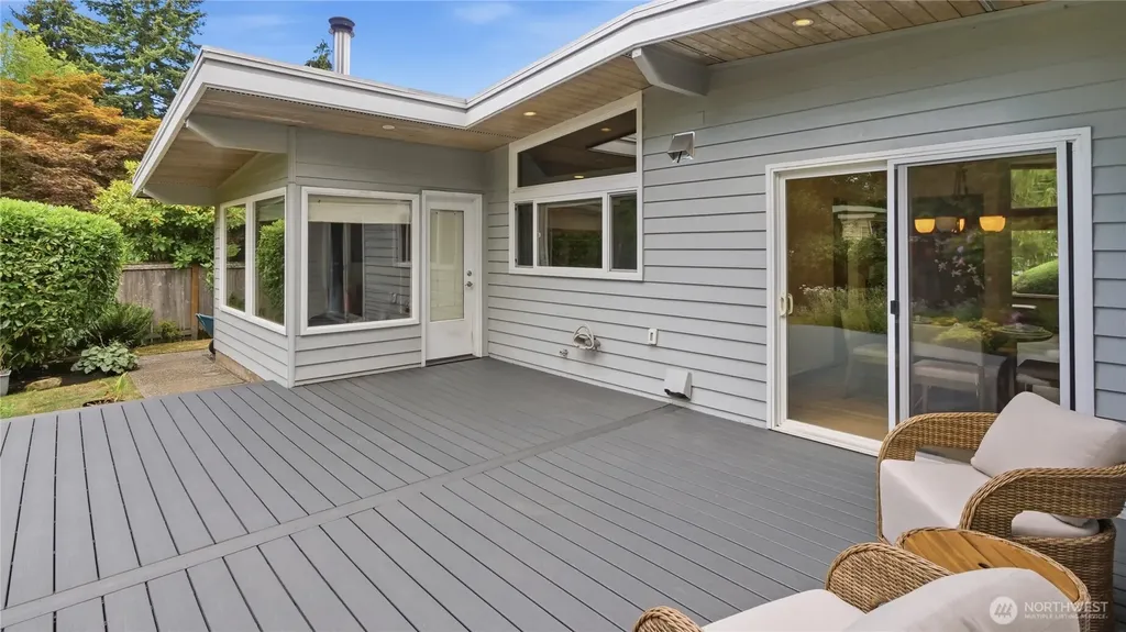 8520 Maple Lane Edmonds WA 98026