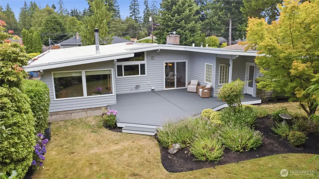 8520 Maple Lane Edmonds WA 98026