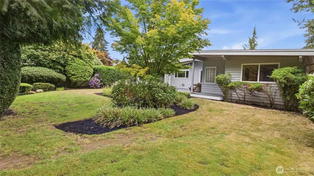 8520 Maple Lane Edmonds WA 98026