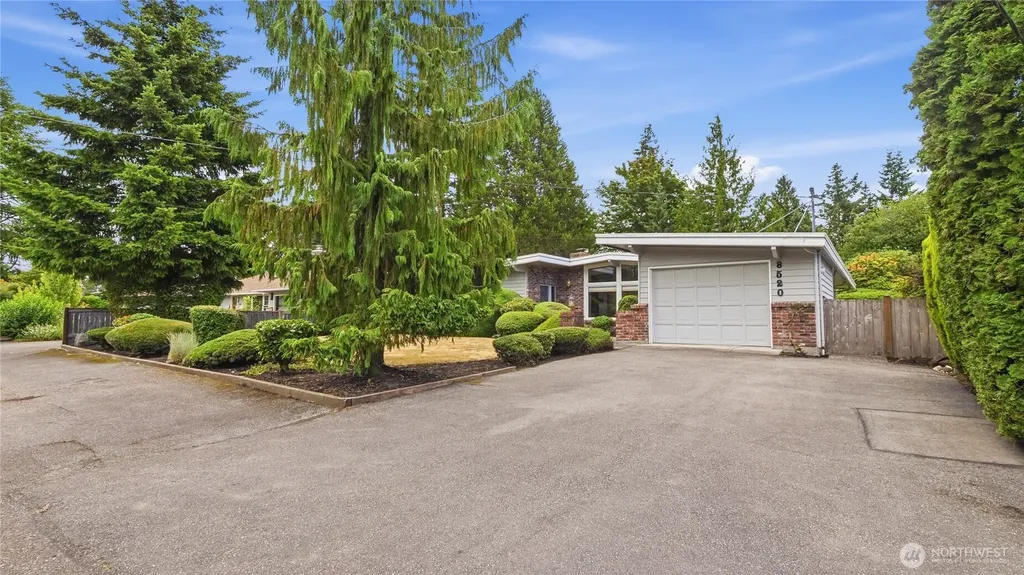 8520 Maple Lane Edmonds WA 98026