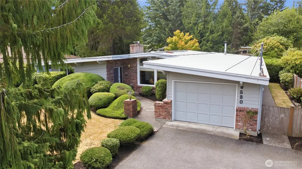 8520 Maple Lane Edmonds WA 98026