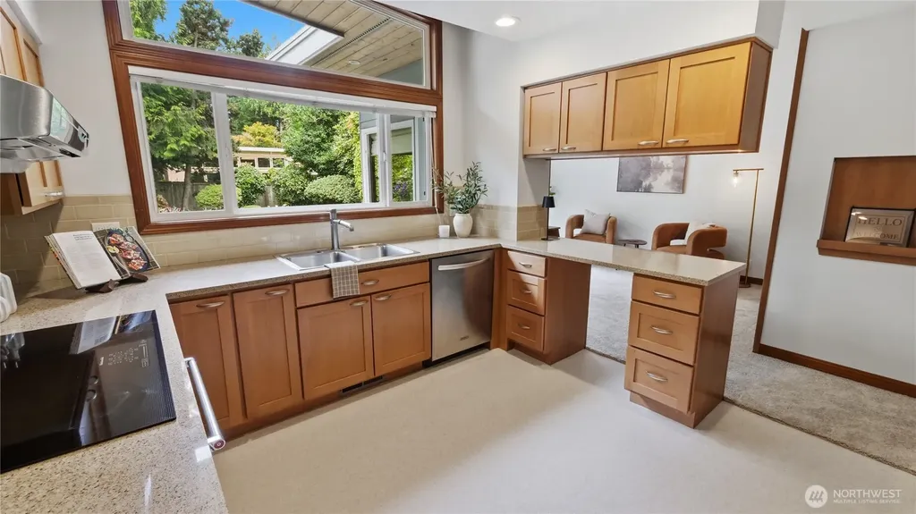 8520 Maple Lane Edmonds WA 98026