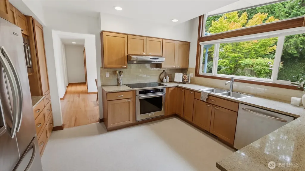 8520 Maple Lane Edmonds WA 98026