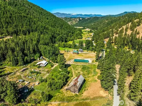 10495 Merry Canyon Road Leavenworth WA 98826