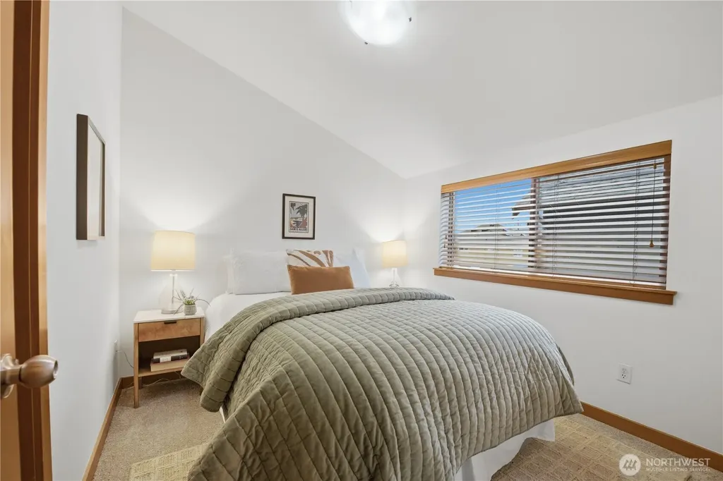 7411 4th Avenue NE Seattle WA 98115
