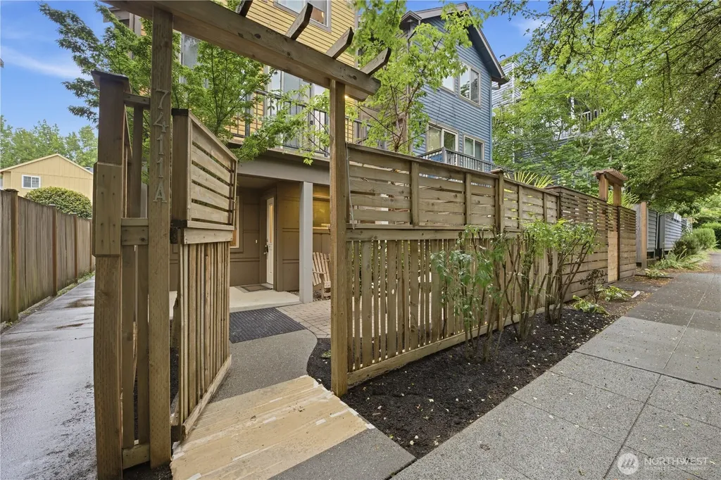 7411 4th Avenue NE Seattle WA 98115