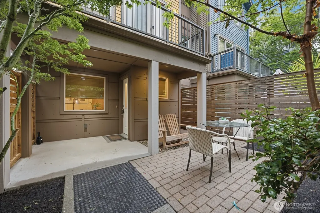 7411 4th Avenue NE Seattle WA 98115