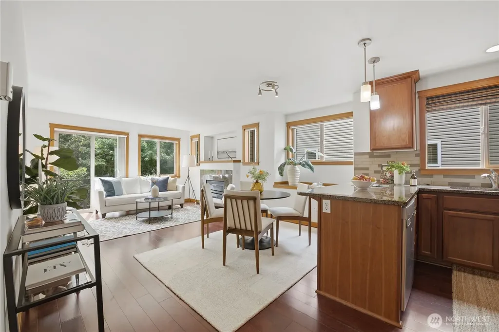 7411 4th Avenue NE Seattle WA 98115