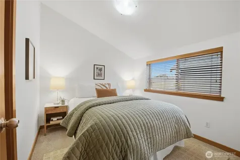 7411 4th Avenue NE Seattle WA 98115