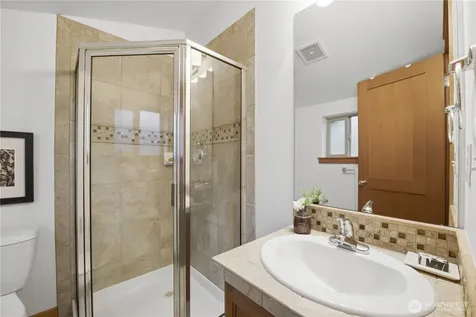 7411 4th Avenue NE Seattle WA 98115