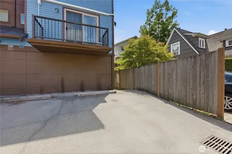 7411 4th Avenue NE Seattle WA 98115