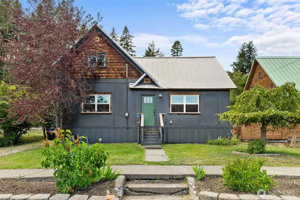 407 S 7th Street Roslyn WA 98941