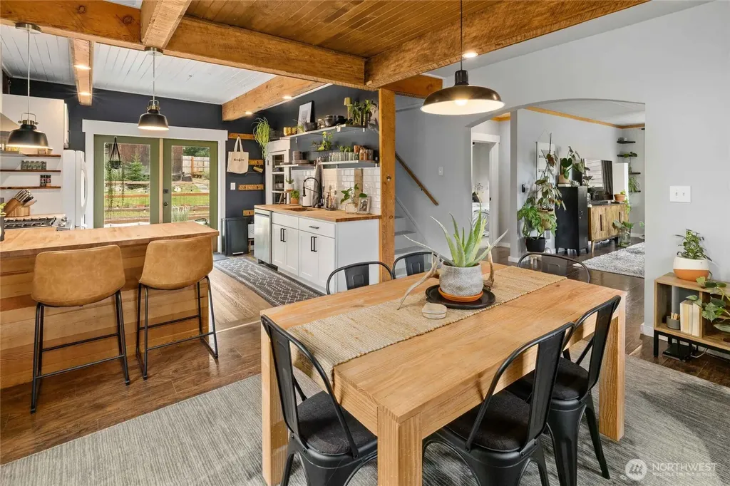 407 S 7th Street Roslyn WA 98941