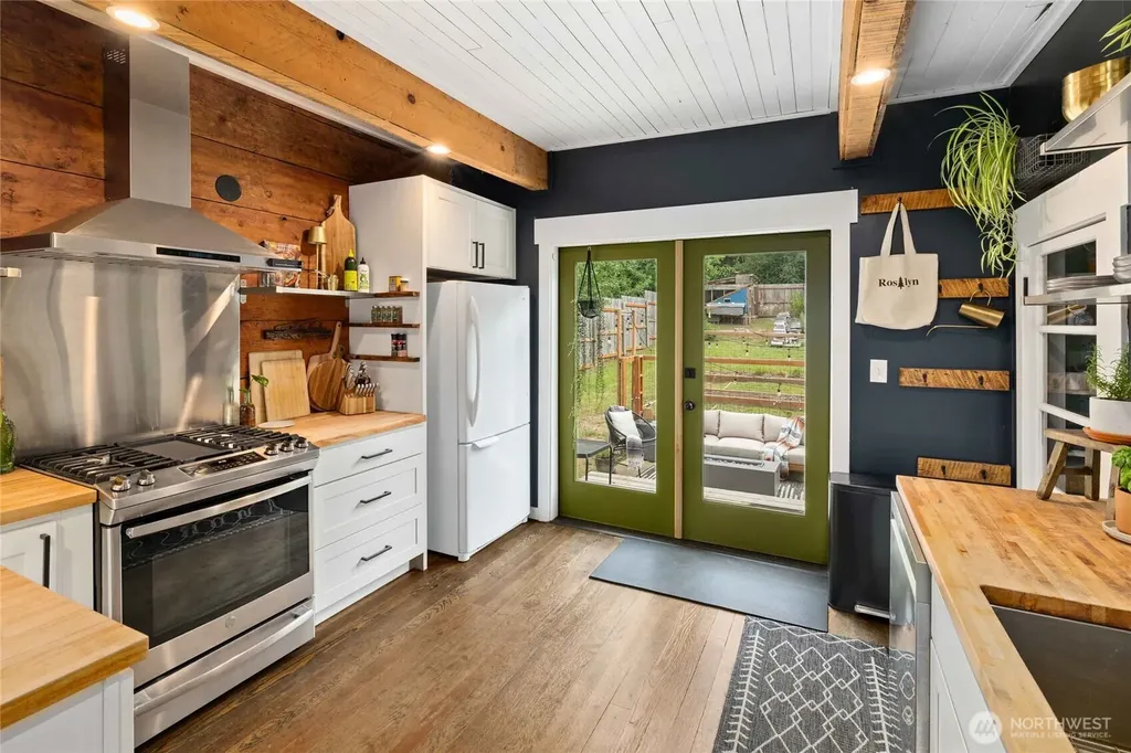 407 S 7th Street Roslyn WA 98941